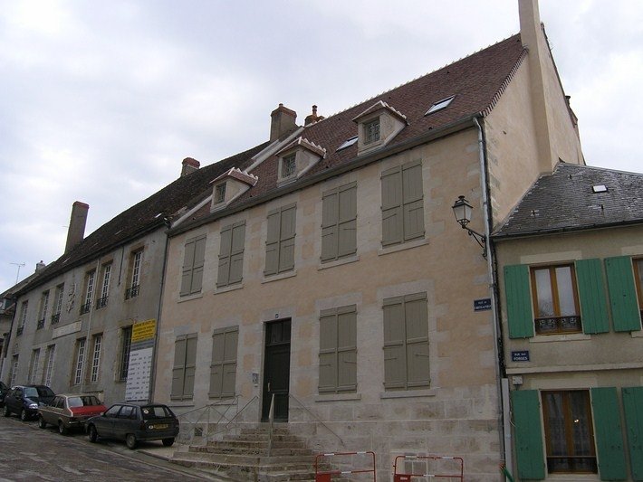 Réhabilitation d'un immeuble d'habitations VARZY